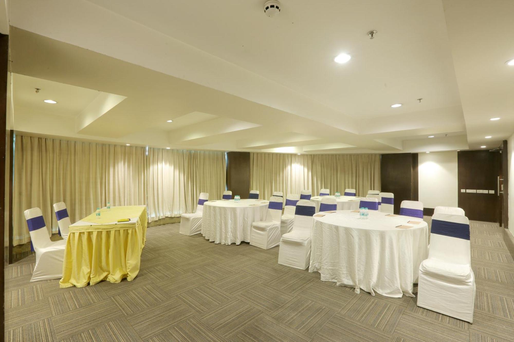 Hotel Vesta International Dźajpur Zewnętrze zdjęcie